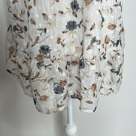 EUC BaeVely Floral Ruffle Blouse Size Medium - Picture 9 of 15